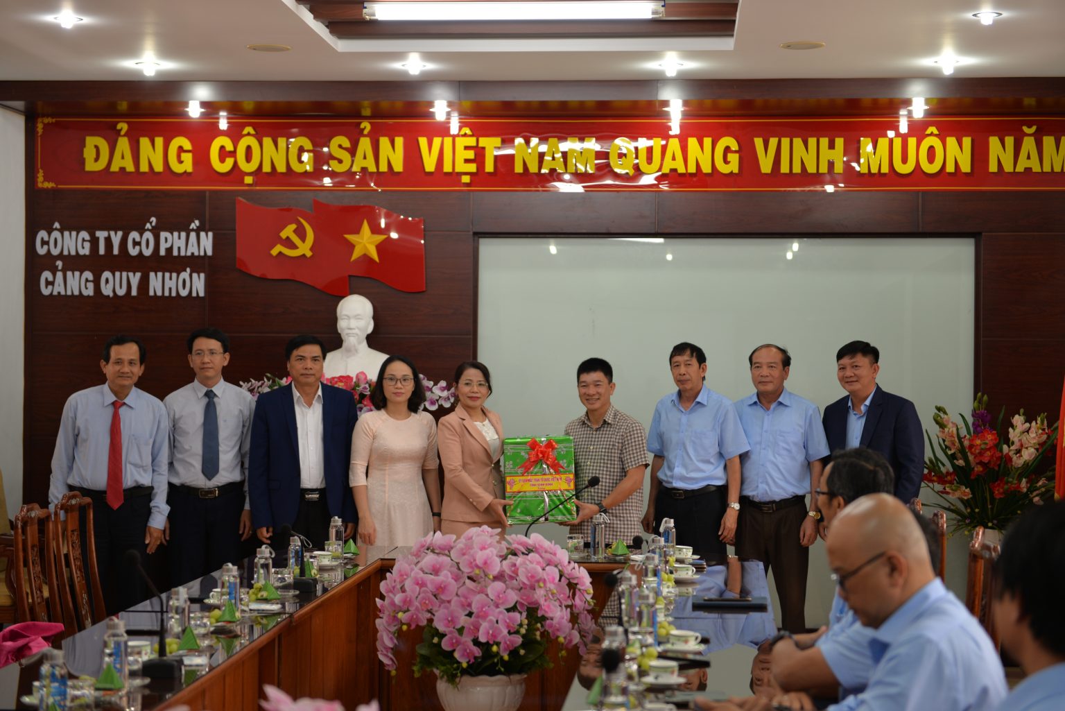 Lãnh đạo Ủy ban MTTQ Việt Nam tỉnh thăm, chúc Tết Cảng Quy Nhơn