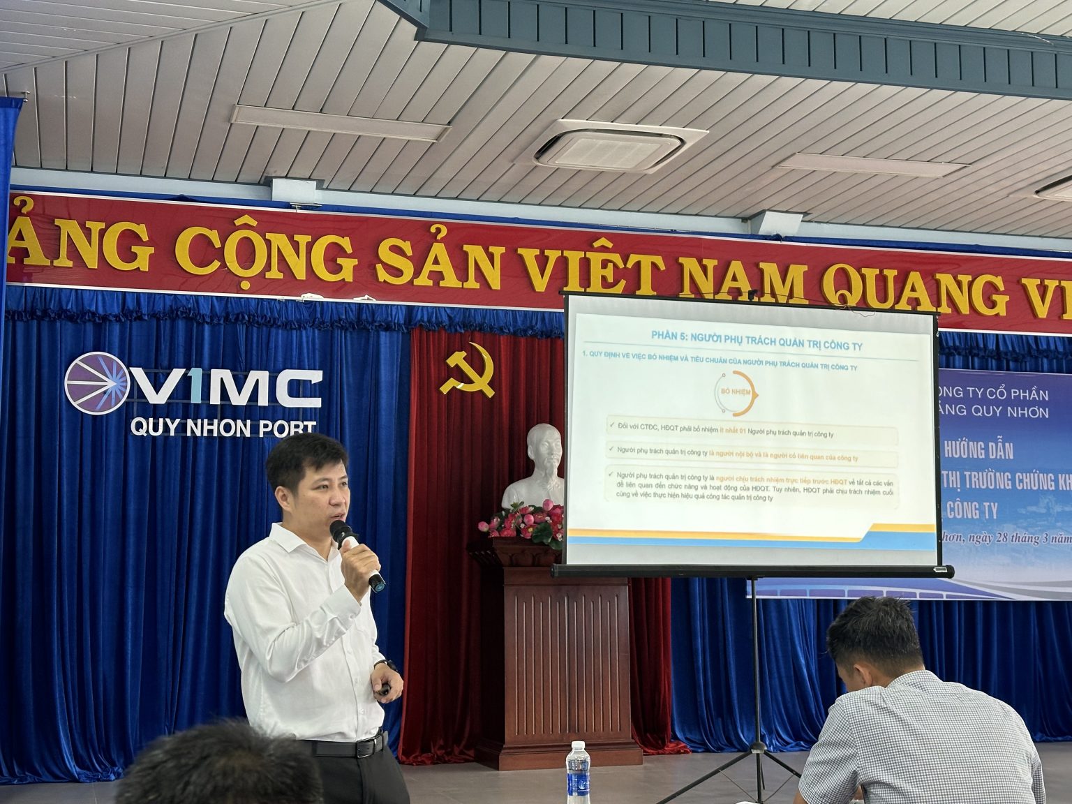 CÔNG TY CỔ PHẦN CẢNG QUY NHƠN TỔ CHỨC CHƯƠNG TRÌNH ĐÀO TẠO VỀ QUẢN TRỊ CÔNG TY