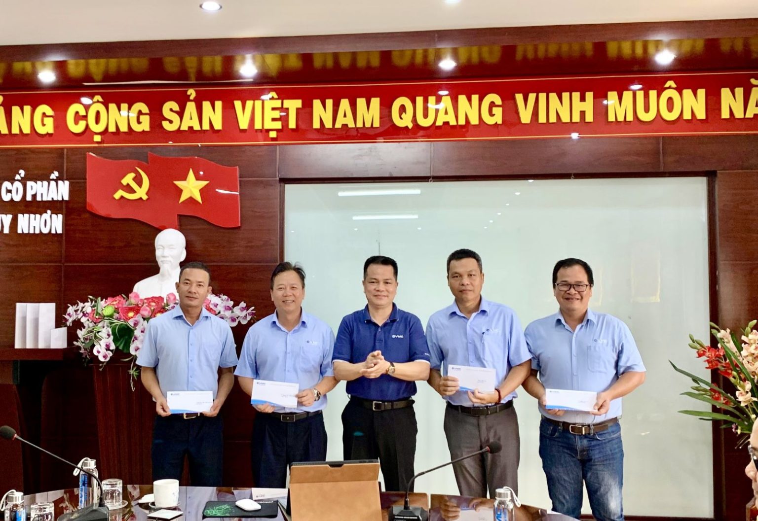 TRAO GIẢI THƯỞNG KAIZEN 6 THÁNG ĐẦU NĂM CHO CÁC TẬP THỂ, CÁ NHÂN TẠI CẢNG QUY NHƠN