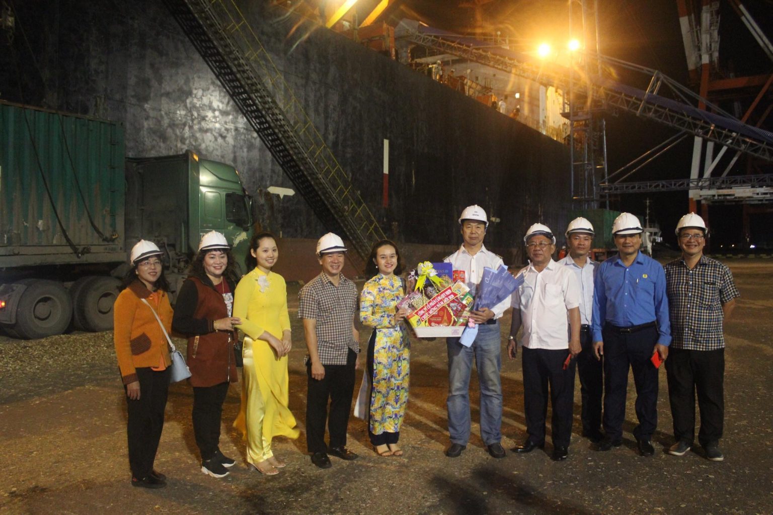 LÃNH ĐẠO CÔNG TY CỔ PHẦN CẢNG QUY NHƠN CHÚC TẾT ĐẦU NĂM 2020