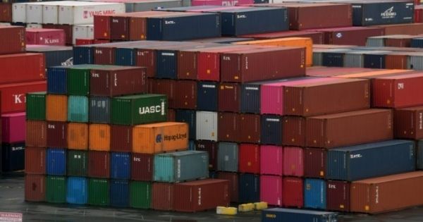 Giá cước lại tăng cao vì tình trạng thiếu container tiếp tục kéo dài