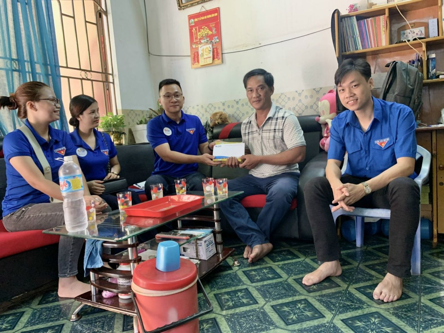 ĐOÀN THANH NIÊN CẢNG QUY NHƠN THĂM VÀ TRAO TẶNG HỌC BỔNG CHO CON CBCNV CÓ HOÀN CẢNH KHÓ KHĂN CÓ THÀNH TÍCH TỐT TRONG NĂM HỌC 2021-2022 NHÂN DỊP NĂM HỌC MỚI 2022-2023